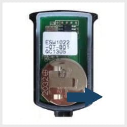 TX-E101/102—Battery Replacement 5 003 WST remove battery